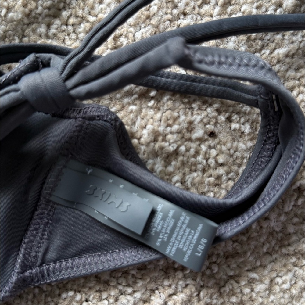 Skims swim micro scoop bikini top in gunmetal - Picture 2 of 2